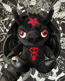 KILLSTAR Baby Dark Lord Kuscheltier Rot -Spooky Fun Günstiges Geschäft killstar baby dark lord kuscheltier killstar kreeptures gothic plueschtier gotik geschenkidee 52734