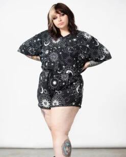 KILLSTAR Cosmos Shorts -Spooky Fun Günstiges Geschäft killstar cosmos shorts astro print sonne mond sterne shorts gothic shorts gothic accessoires und geschenkideen killstar cosmos shorts 53518 3