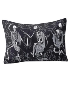 KILLSTAR Danse Macabre Bettwäsche Set 140 X 200 Cm -Spooky Fun Günstiges Geschäft killstar danse macabre bettwaesche set 140x200 killstar bettbezuege killstar wohnaccessoires killstar wohndekor gothic bettwaesche 54805 2