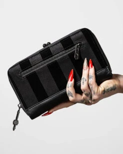 KILLSTAR Earn Your Stripes Geldbörse -Spooky Fun Günstiges Geschäft killstar earn your stripes geldboerse gothic portmonnaie gothic geldbeutel gothic accessoires und geschenkartikel killstar earn your stripes wallet 53513