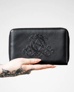 KILLSTAR Spellcaster Geldbörse -Spooky Fun Günstiges Geschäft killstar spellcaster geldboerse mit pentagram applikation gothic geldbeutel gothic accessoires killstar accessoire gothic portmonnaie 52806 1