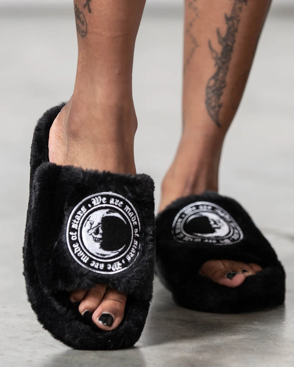 KILLSTAR Starchild Plüsch Pantoffeln 1 KILLSTAR Starchild Plüsch Pantoffeln